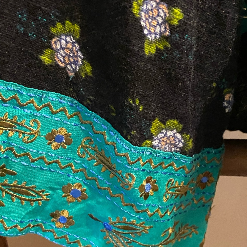 FREE PEOPLE SEMI CROPPED EMBROIDERED XS BLOUSE NEW - Picture 7 of 13